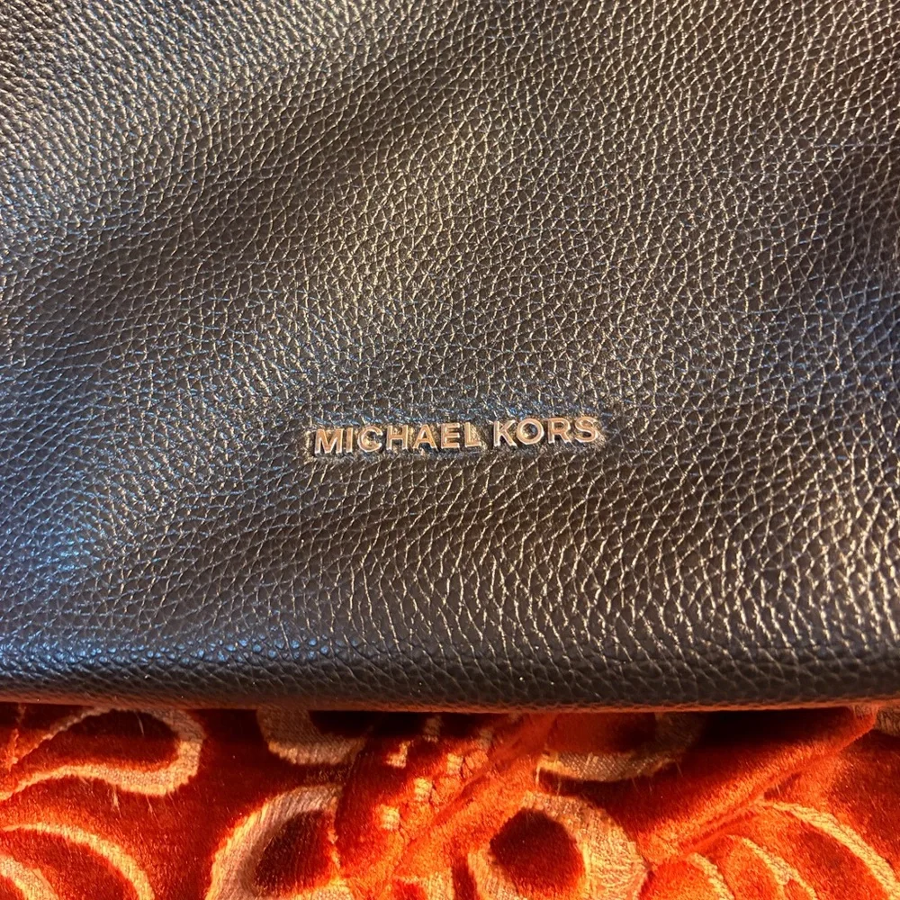 Michael Kors Black Leather Women's Shoulder Bag